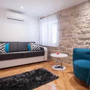 apartment-heart-of-trogir.splithotels.org/