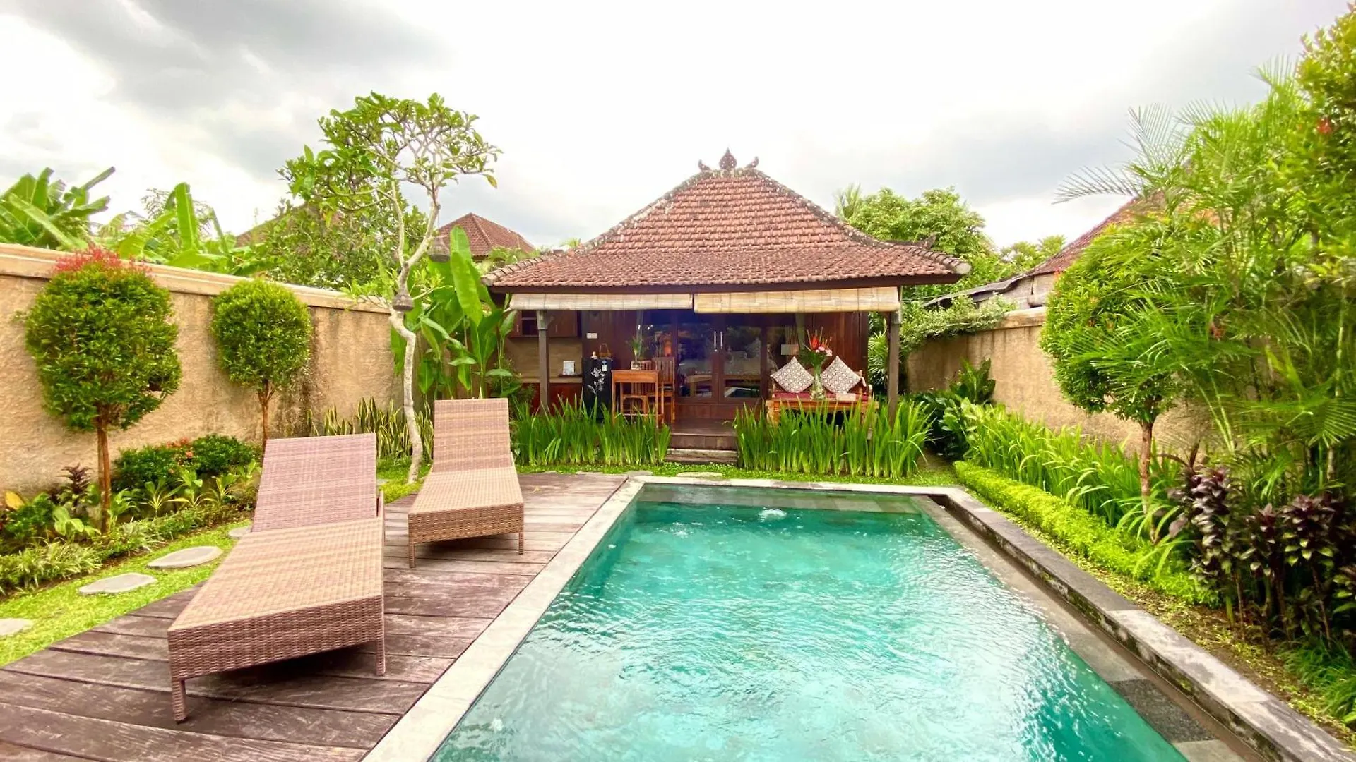 Niluh Private Villas Ubud 0*,